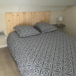 https://joli-petit-appartement-au-calme-refait-a-neuf.midi-pyreneeshotels.com